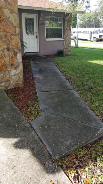 driveway-sidewalk-clean-2-20201011_100901.jpg